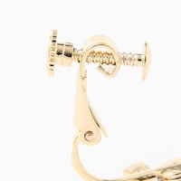 セイバーモデルのイヤリング。