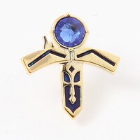 セイバーモデルのピアス。