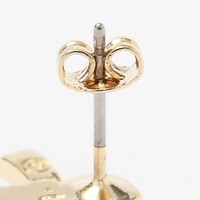 セイバーモデルのピアス。