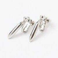 ランサーモデルのイヤリング。