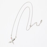 アーチャーモデルのネックレス。