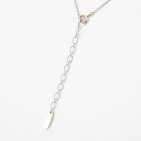 アーチャーモデルのネックレス。