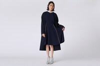 セイバーモデルのイヤリング、ネックレスの着用イメージ。