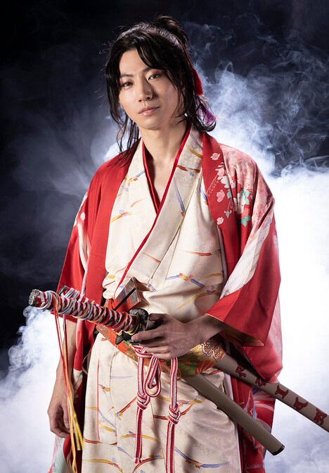 舞台「GOZEN-狂乱の剣-」に主演する矢崎広。
