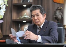 古谷一行演じる大川龍之介。