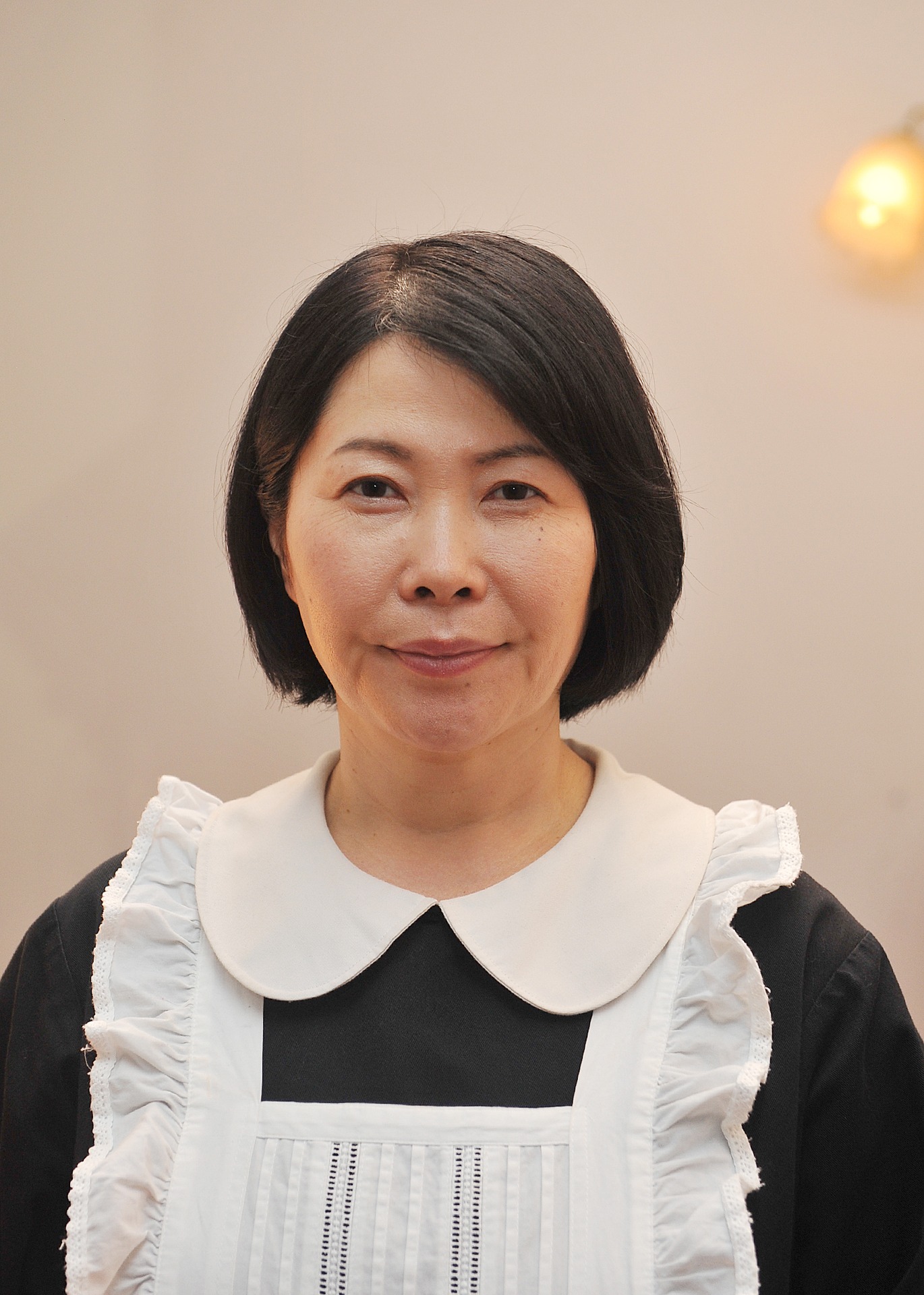 池谷のぶえ演じる板倉明美。