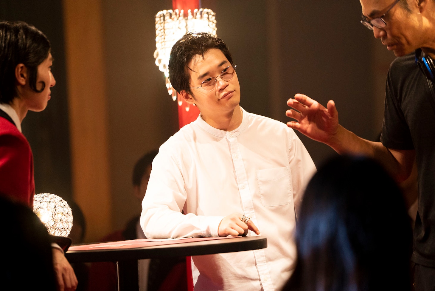 「映画 賭ケグルイ」メイキング写真より、矢本悠馬。