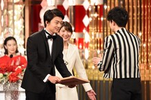 伊藤健太郎（左）、菅田将暉（右）。