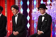 左から役所広司、リリー・フランキー。