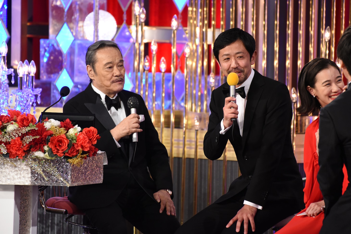 左から西田敏行、濱津隆之、蒼井優。