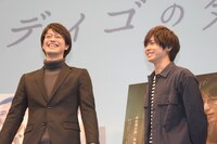 左から竹財輝之助、猪塚健太。