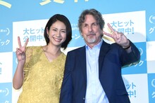 「グリーンブック」舞台挨拶の様子。左から松下奈緒、ピーター・ファレリー。