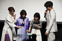 たこ焼きのロシアンルーレットに挑むキャストたち。