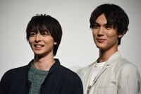 左から高杉真宙、中川大志。