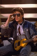 「バック・トゥ・ザ・フューチャー」より、マイケル・J・フォックス演じるマーティ・マクフライ。
