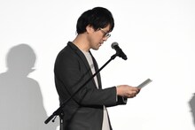 北山宏光への手紙を朗読する筧昌也。