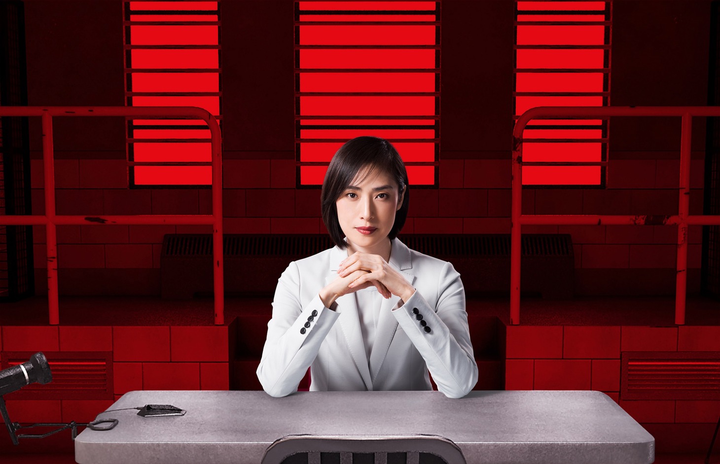 「緊急取調室」より、天海祐希演じる真壁有希子。