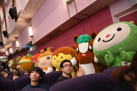 客席袖に並んだ埼玉のご当地キャラクターたち。