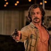 ジェフ・ブリッジスやクリス・ヘムズワース出演「ホテル・エルロワイヤル」配信決定