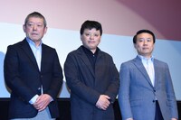 「電影2019」オープニングセレモニーの様子。左から柳島克己、ソンタルジャ、フフバートル。