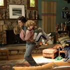 ティモシー・シャラメが子役とじゃれる、「ビューティフル・ボーイ」メイキング写真