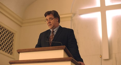 「ある少年の告白」より、ラッセル・クロウ演じるマーシャル。