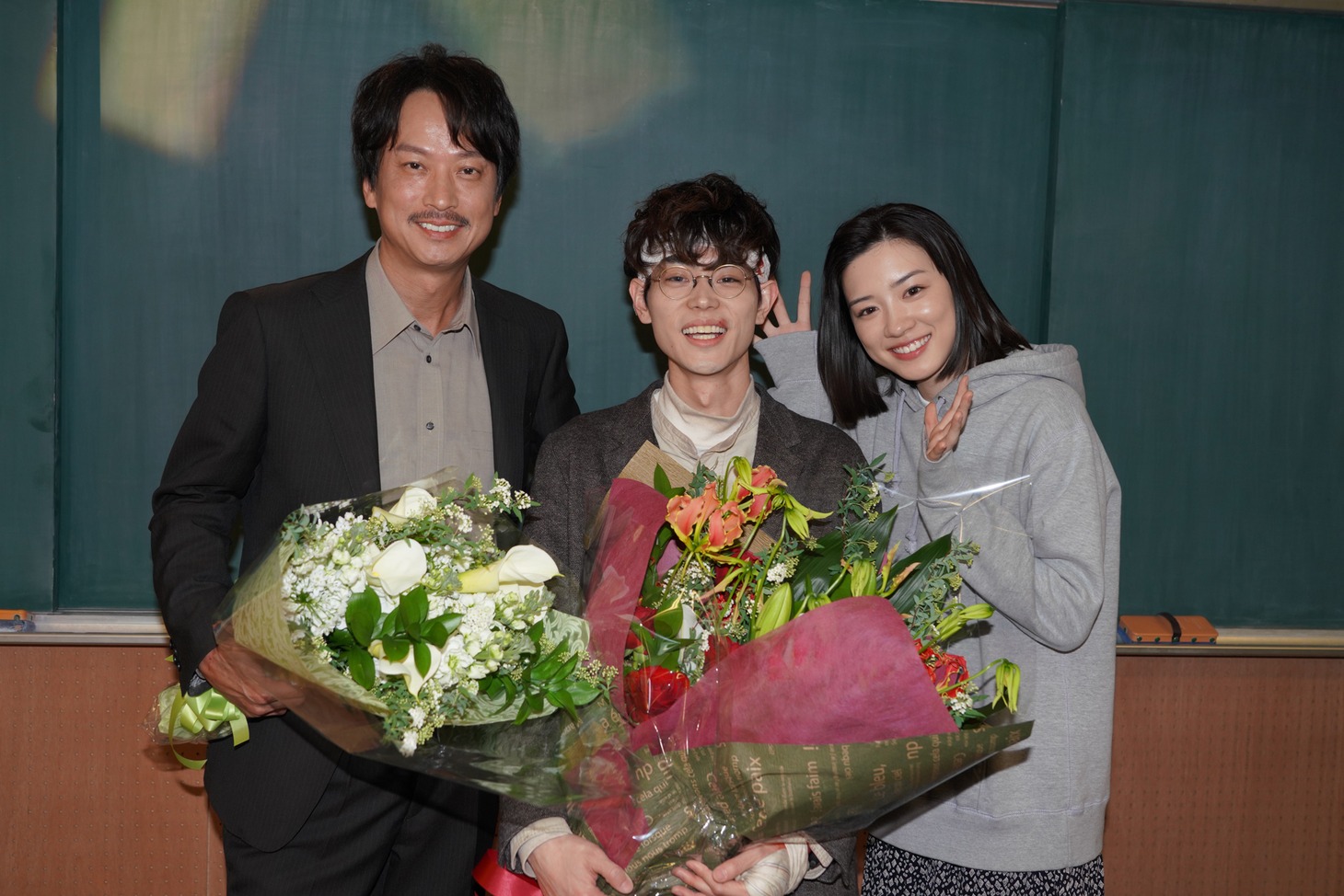 左から椎名桔平、菅田将暉、永野芽郁。