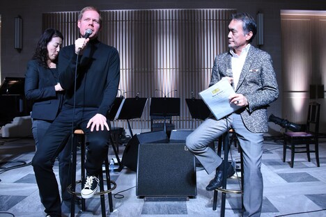 マックス・リヒター（左）