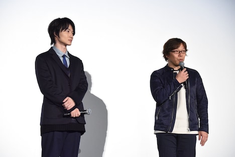 左から神木隆之介、三木孝浩。