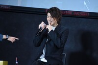 運転免許を持っていないことを告白した横山涼。