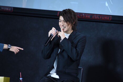 運転免許を持っていないことを告白した横山涼。