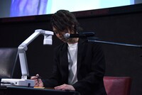 「キン肉マン」超人イラストを描く横山涼。