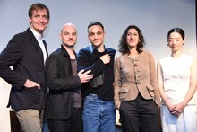 「ドイツ映画祭『HORIZONTE 2019』」来日記者会見の様子。左からラース・クラウメ、トーマス・ステューバー、フランツ・ロゴフスキ、エミリ・アテフ、市川実和子。