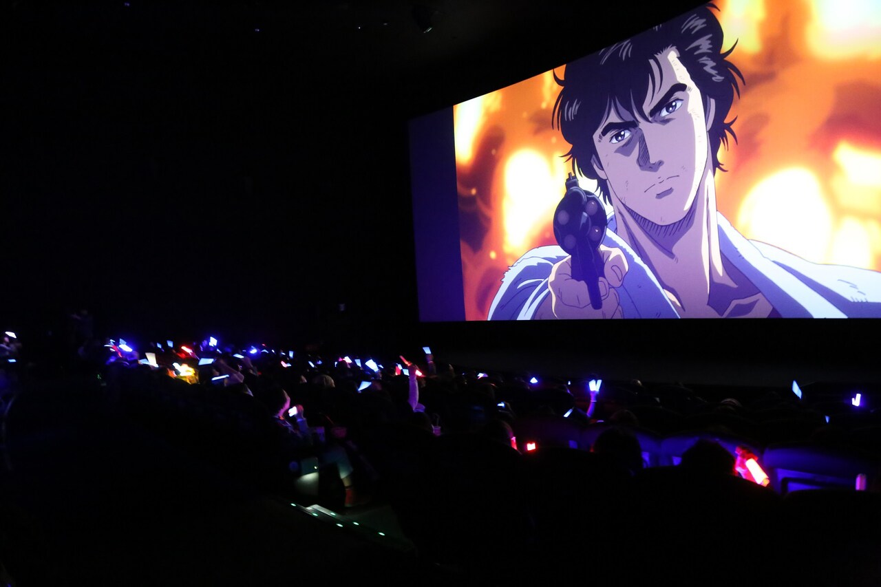 「劇場版シティーハンター <新宿プライベート・アイズ>」の“もっこり”かけ声応援上映会の様子。