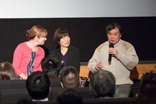 カミーラ・ディーキン（左）、片渕須直（右）。