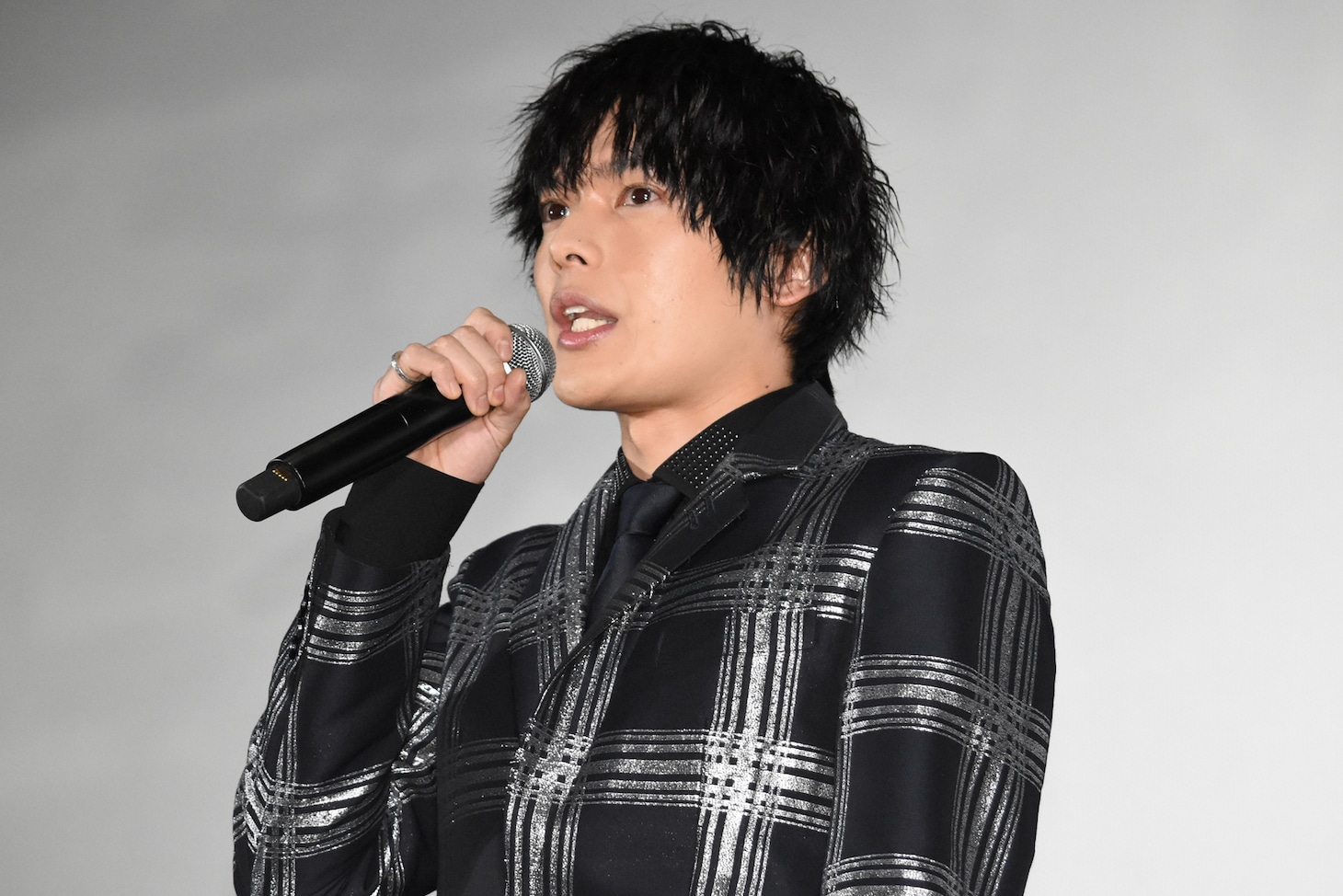 崎山つばさ