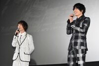 左から植田圭輔、崎山つばさ。