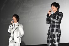 左から植田圭輔、崎山つばさ。