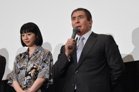 左から夏帆、伊吹吾郎。