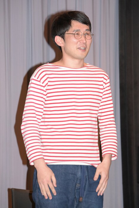 「40歳です。独身です」と挨拶するじろう。