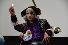 プリキュアネタを披露するゴー☆ジャス。