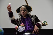 プリキュアネタを披露するゴー☆ジャス。