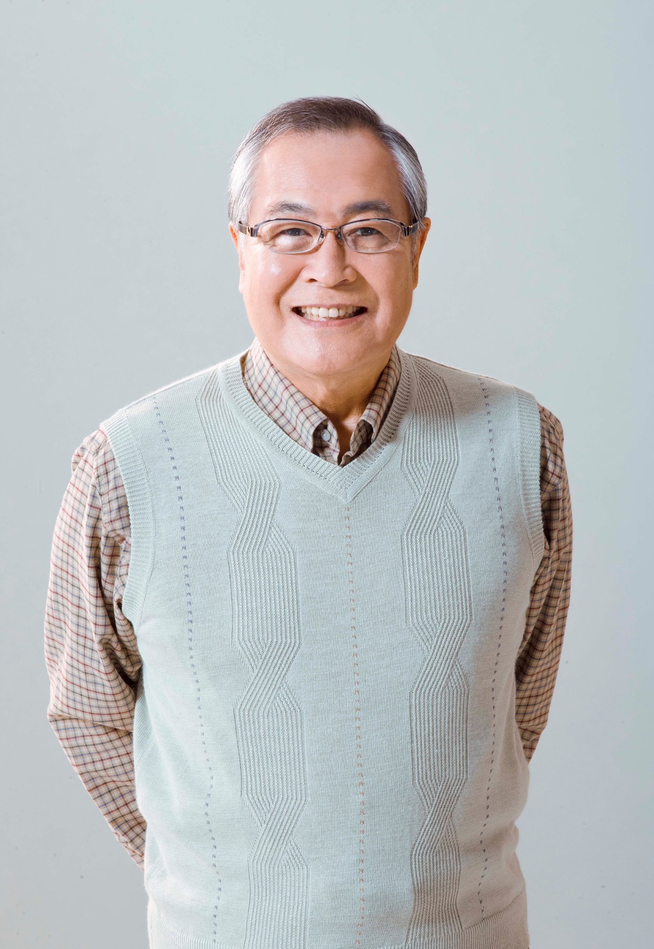 篝清史役の小野武彦。