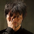 斎藤工と写真家レスリー・キーの20年の軌跡を網羅、フォトマガジン発売決定
