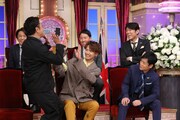 3月18日放送の「人生が変わる1分間の深イイ話×しゃべくり007 合体SP」より、片寄涼太（前列中央）。(c)日本テレビ