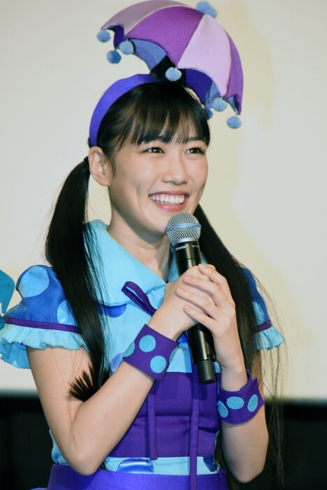 “れいにーれにちゃん”に扮した高城れに。