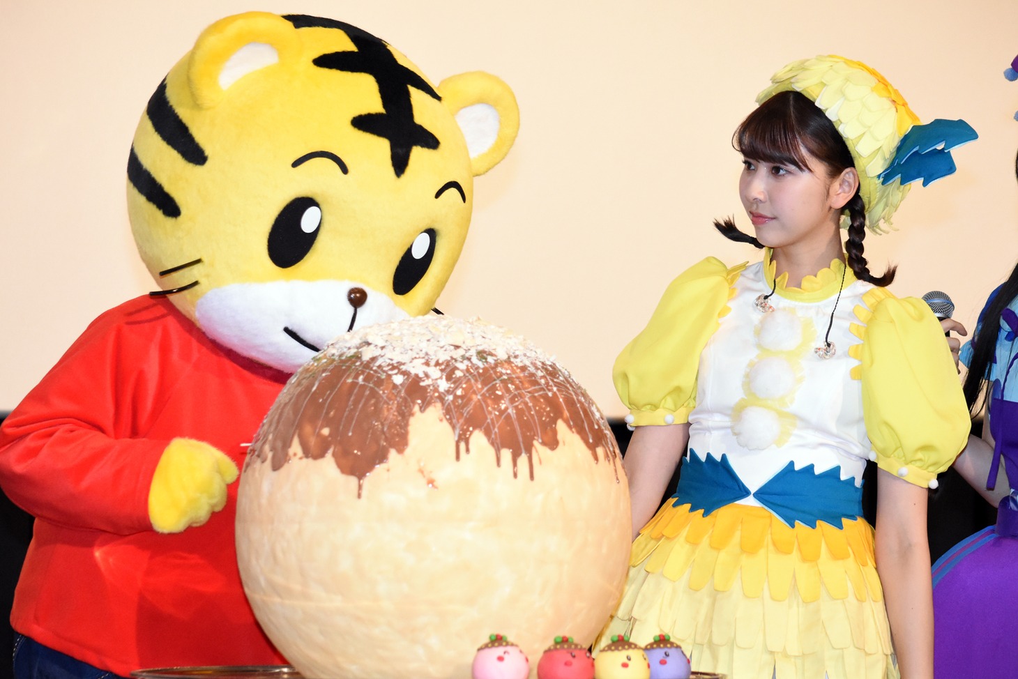 「映画しまじろう『しまじろうとうるるのヒーローランド』」完成披露舞台挨拶の様子。