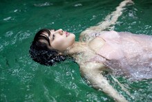 奥山かずさファースト写真集「かずさ」より、本人が選んだお気に入りカット。