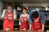 平野レミ（中央）に「こりゃ駄目だね」と言われた赤チーム。