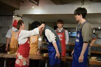 メダルを授与される清原翔（中央）。